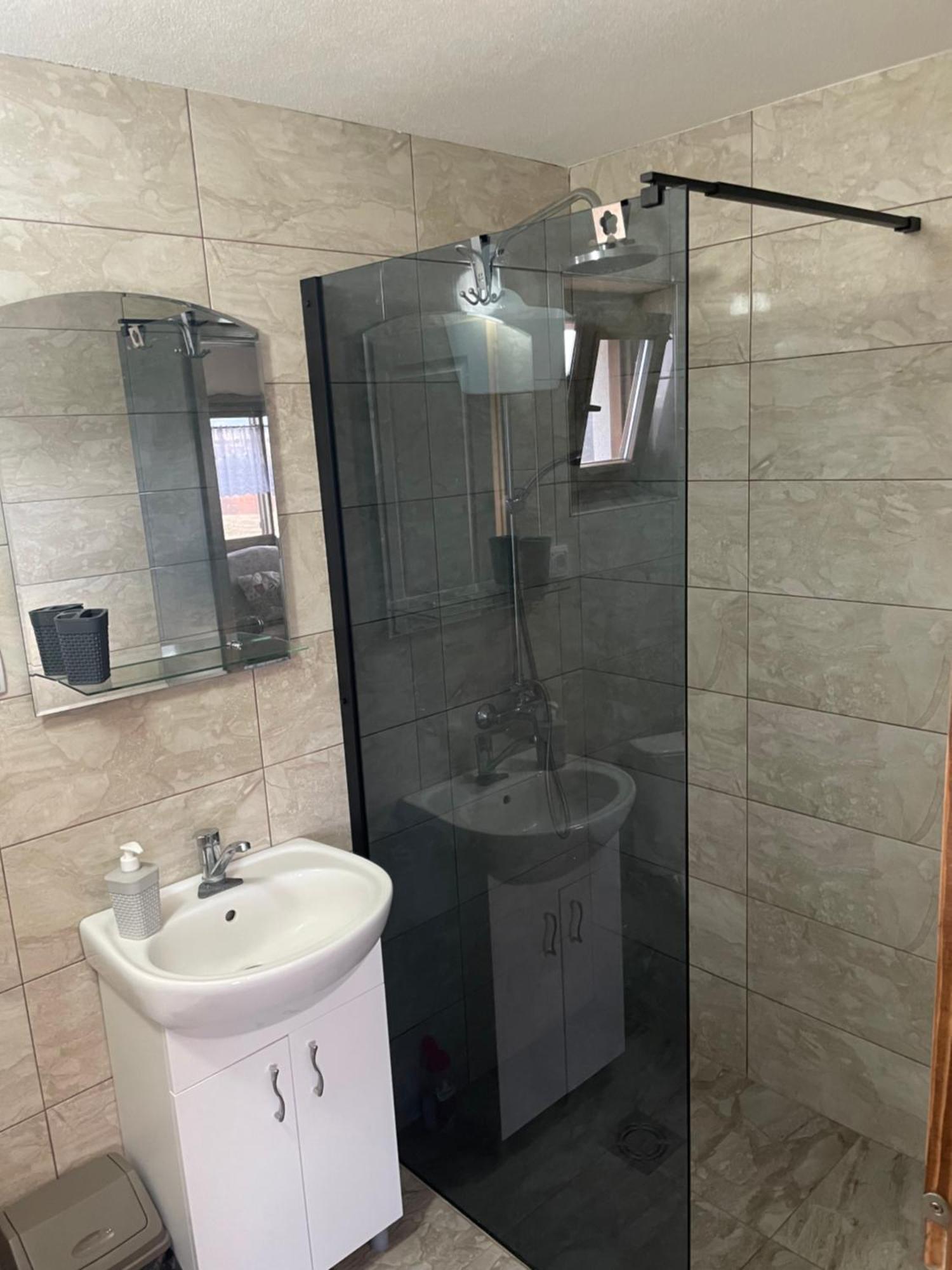 Apartmani Mladenovac *